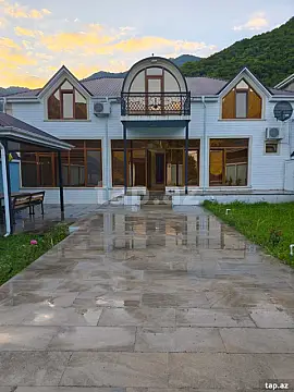 Kirayə verilir 5 otaqlı həyət evi 200 m² — Qax 5 otaq 200.00 m²