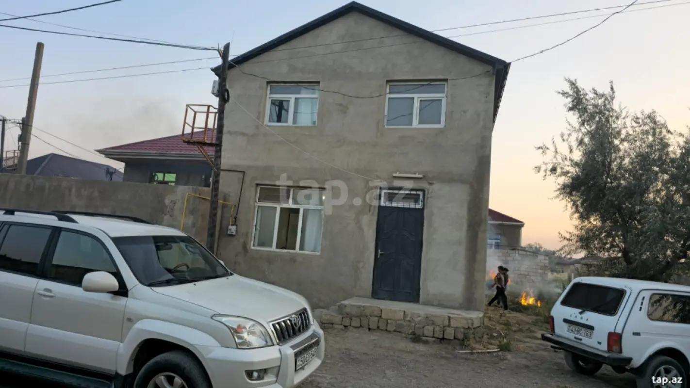 Satılır 4 otaqlı həyət evi 100 m²
