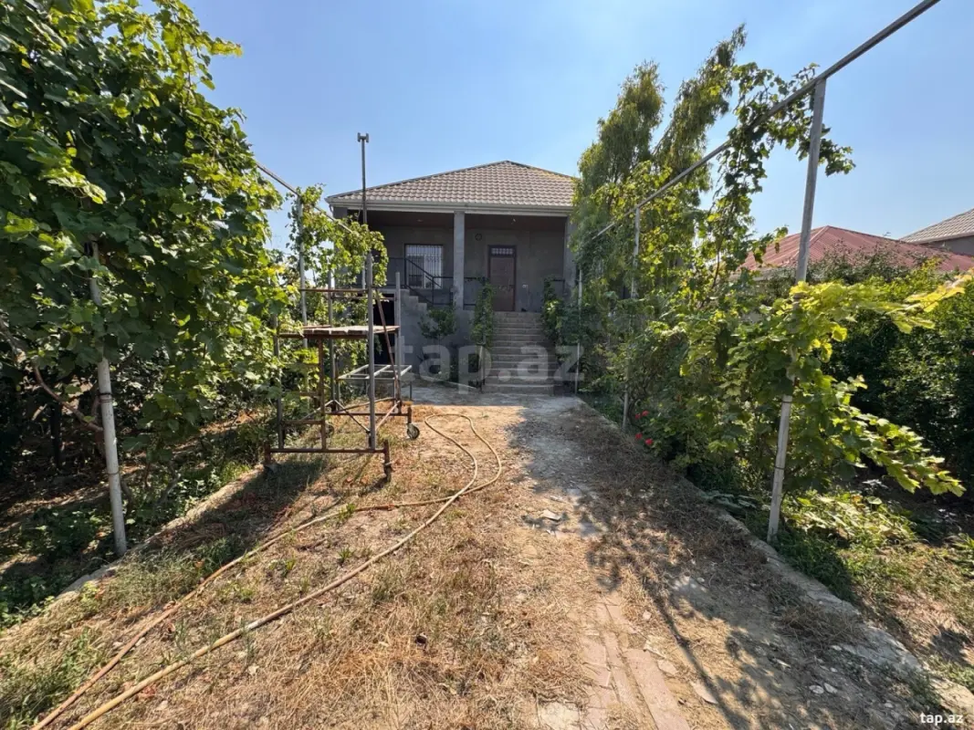 Satılır 3 otaqlı həyət evi 130 m²