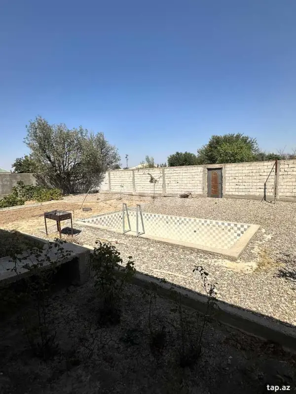 Satılır 4 otaqlı həyət evi 200 m²