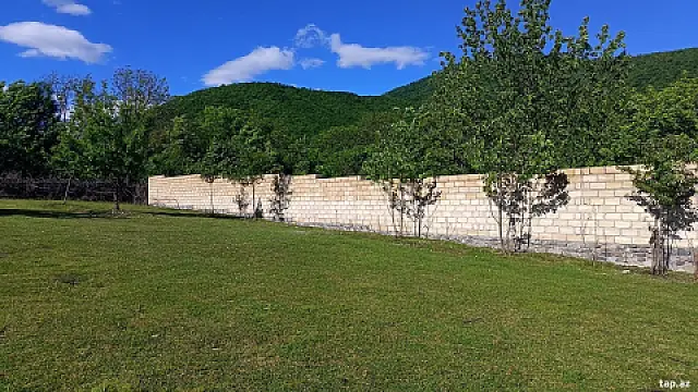 Satılır torpaq sahəsi — Oğuz