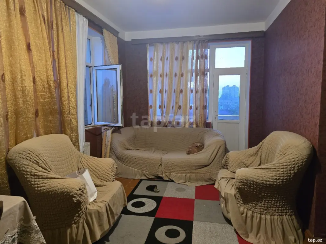 Kirayə verilir 3 otaqlı mənzil 107 m²