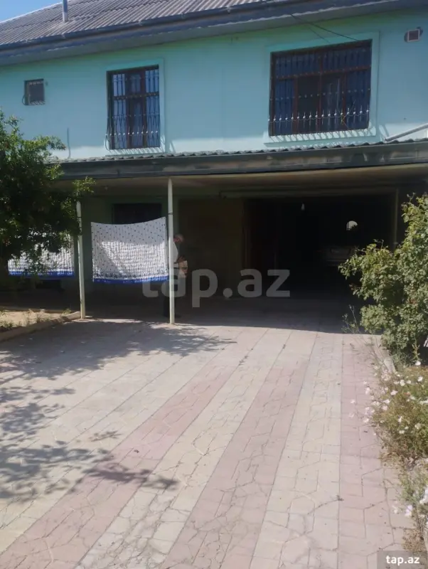 Kirayə verilir 8 otaqlı həyət evi 320 m²