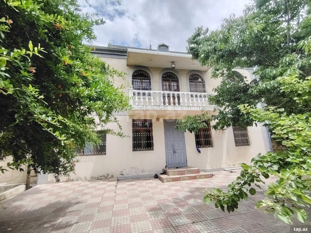 Satılır 6 otaqlı həyət evi 324 m²