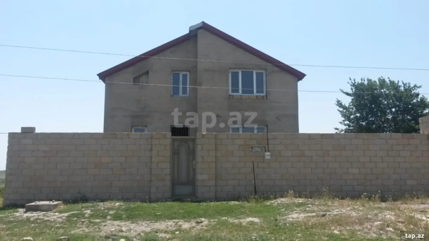 Satılır 8 otaqlı həyət evi 300 m²