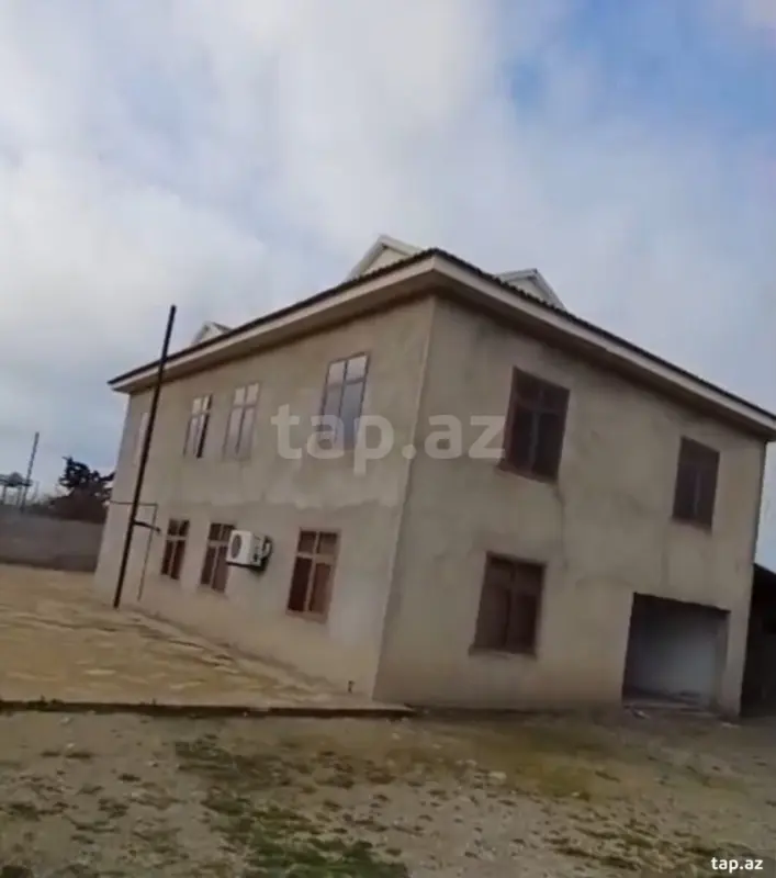 Satılır 6 otaqlı həyət evi 200 m²