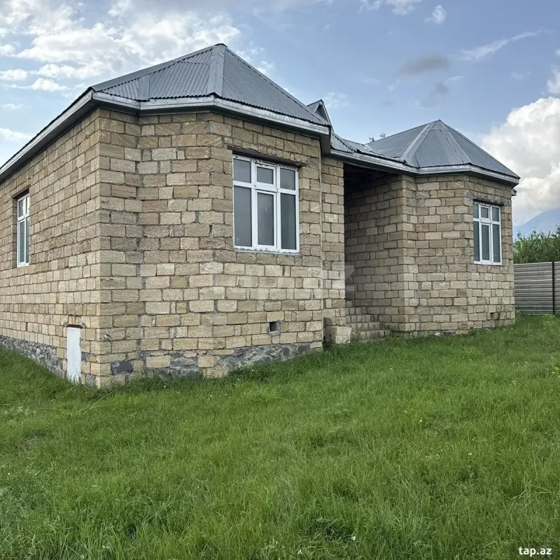 Satılır 4 otaqlı həyət evi 144 m²