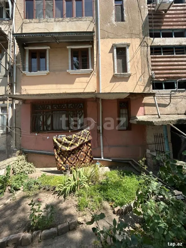 Satılır 6 otaqlı mənzil 120 m²