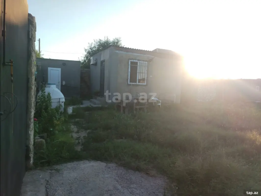 Satılır 2 otaqlı həyət evi 400 m²