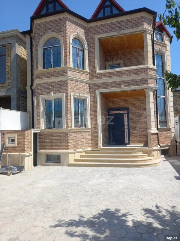 Satılır 7 otaqlı həyət evi 320 m²