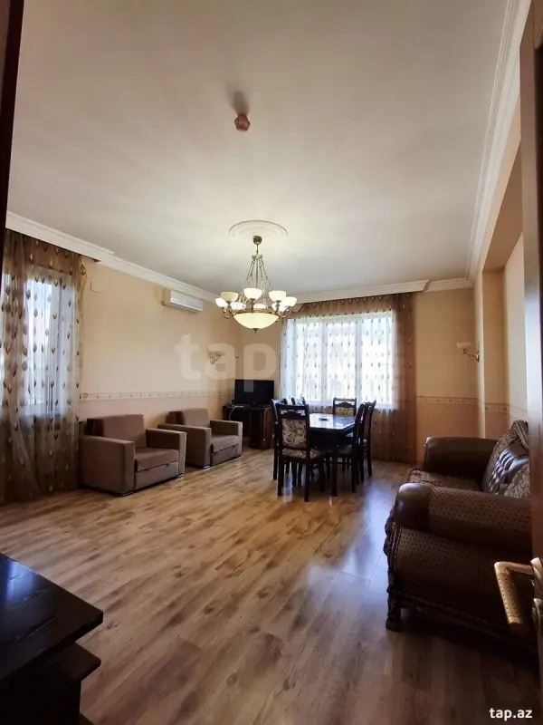 Kirayə verilir 3 otaqlı yeni tikili 135 m²