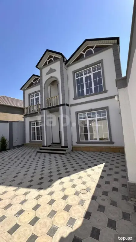 Satılır 5 otaqlı həyət evi 220 m²