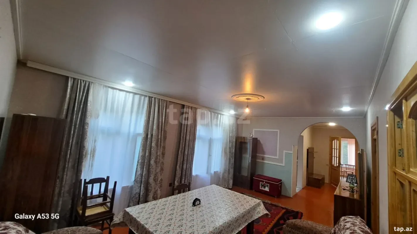 Kirayə verilir 2 otaqlı həyət evi 90 m²
