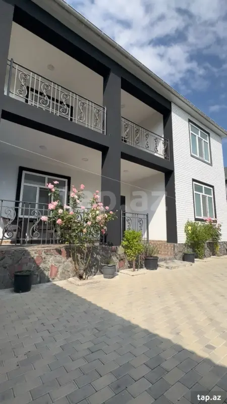 Kirayə verilir 5 otaqlı həyət evi 142 m²