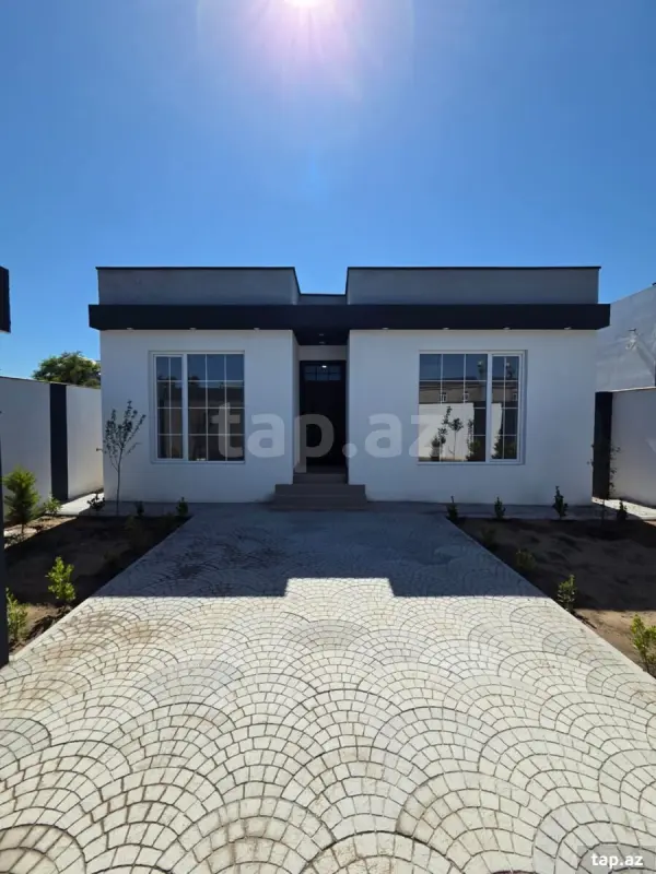 Satılır 3 otaqlı həyət evi 250 m²