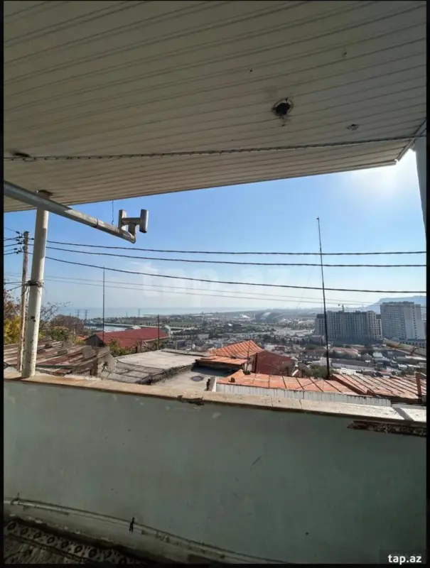 Satılır 4 otaqlı mənzil 130 m²