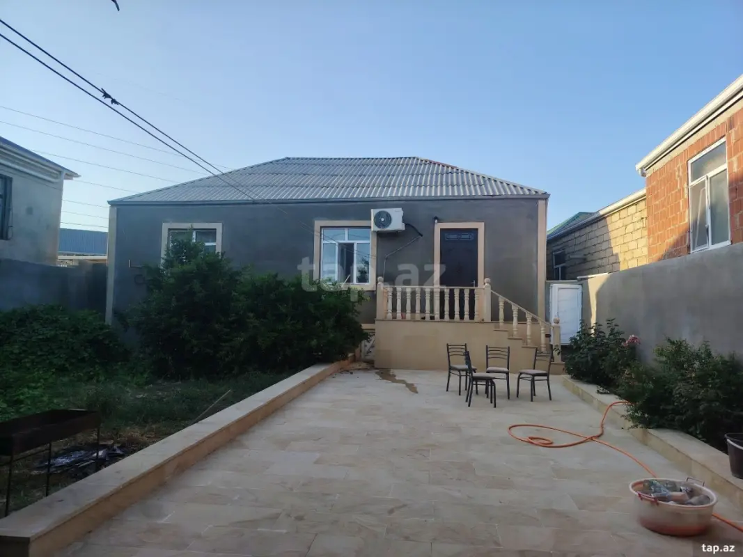 Satılır 4 otaqlı həyət evi 3 m²
