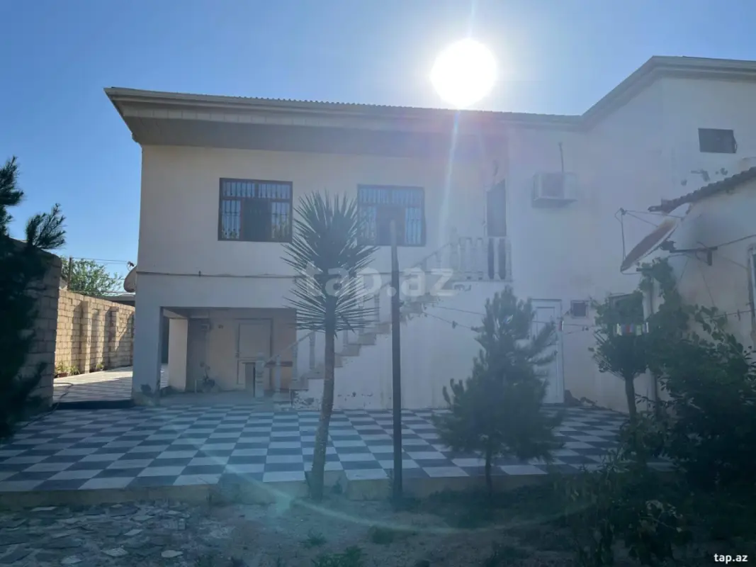 Satılır 5 otaqlı həyət evi 150 m²