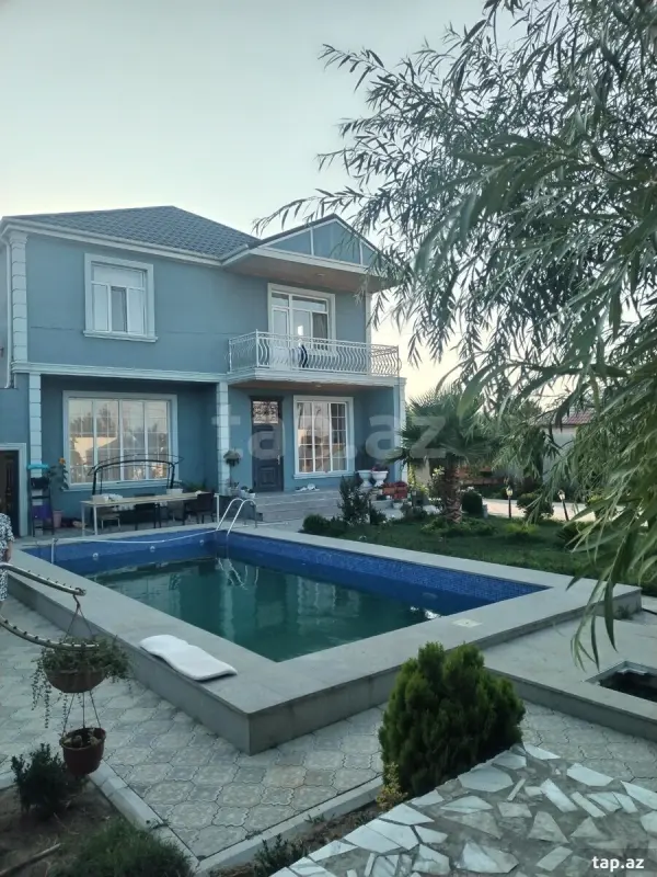 Satılır 5 otaqlı həyət evi 250 m²