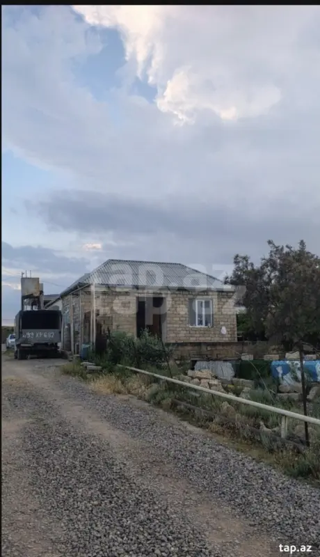 Satılır 5 otaqlı həyət evi 160 m²