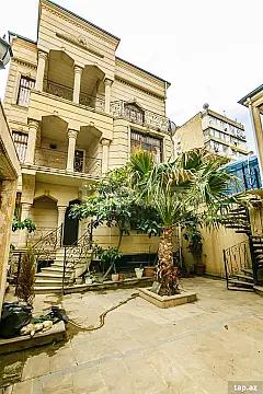 Kirayə verilir 8 otaqlı həyət evi 450 m² — Bakı 8 otaq 450.00 m²