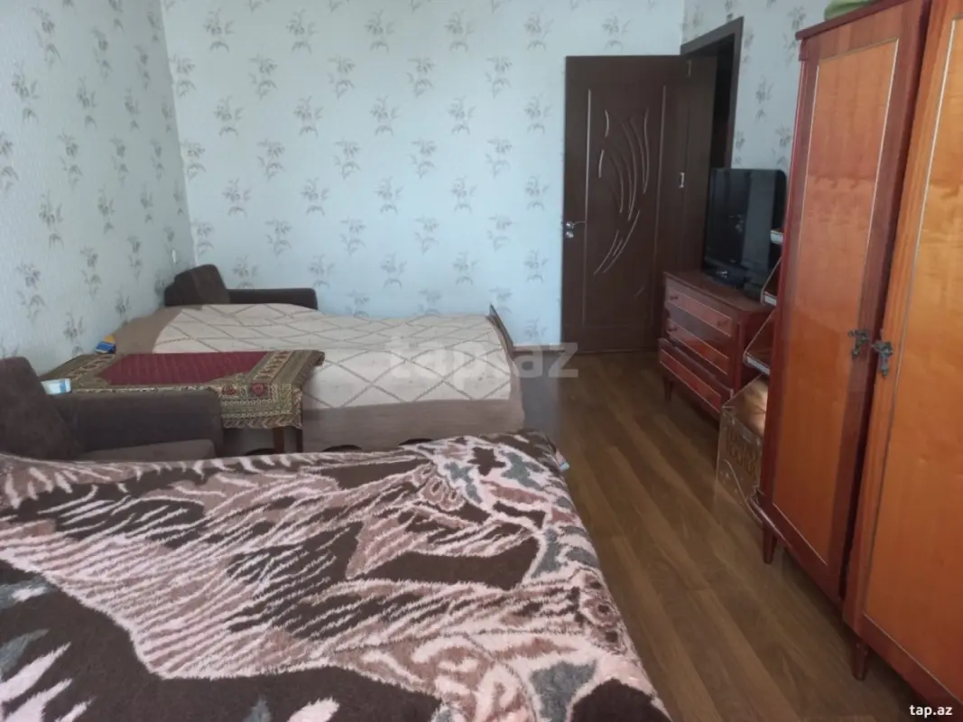 Satılır 4 otaqlı həyət evi 1000 m²