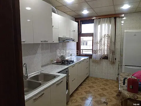 Kirayə verilir 3 otaqlı mənzil 90 m² — Bakı 3 otaq 90.00 m²