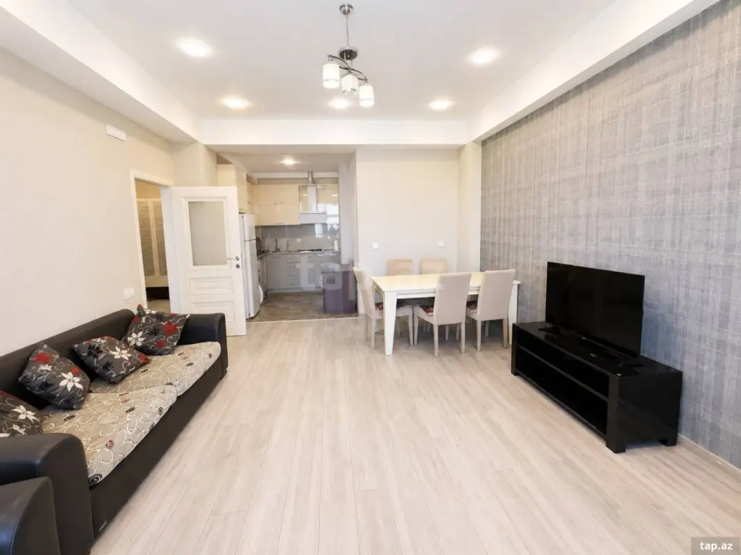 Kirayə verilir 2 otaqlı yeni tikili 67 m²