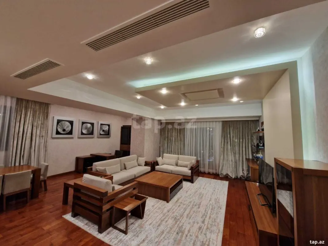 Kirayə verilir 4 otaqlı yeni tikili 215 m²