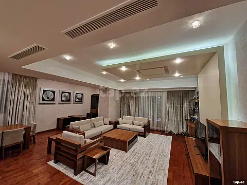 Kirayə verilir 4 otaqlı yeni tikili 215 m² — Bakı 4 otaq 215.00 m²