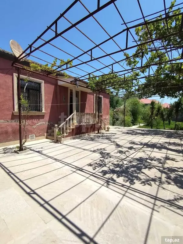 Satılır 3 otaqlı həyət evi 140 m²