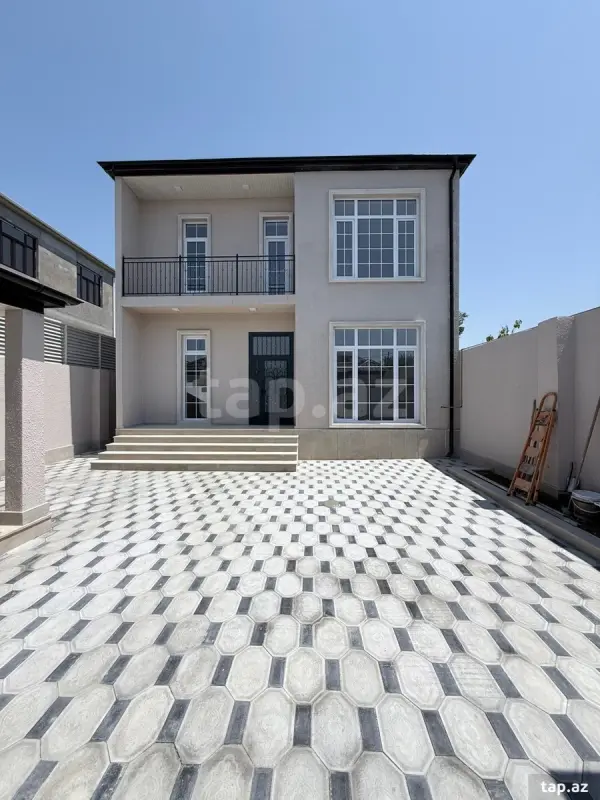 Satılır 4 otaqlı həyət evi 200 m²
