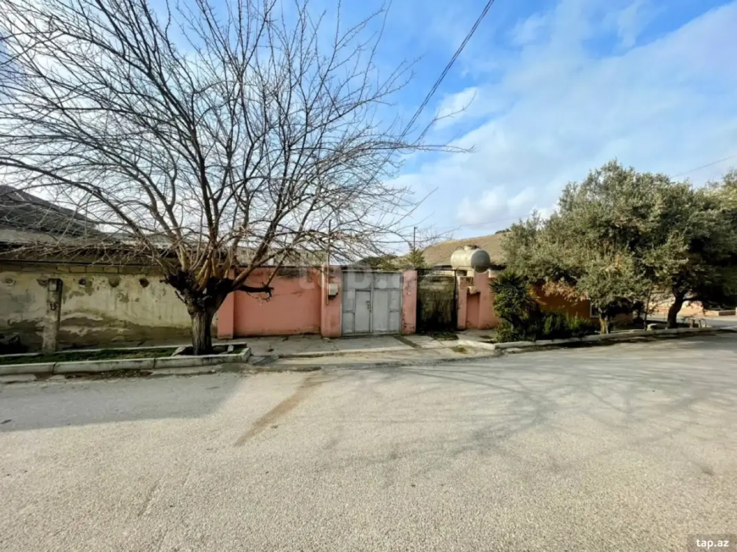 Satılır 4 otaqlı həyət evi 130 m²