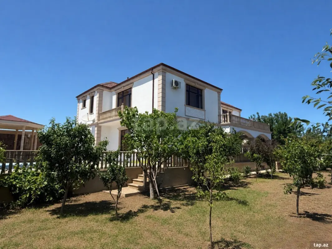 Satılır 6 otaqlı həyət evi 430 m²