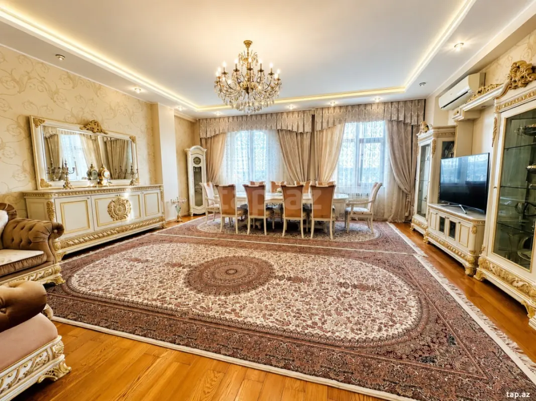 Satılır 6 otaqlı yeni tikili 250 m²