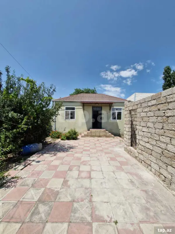 Satılır 2 otaqlı həyət evi 80 m²