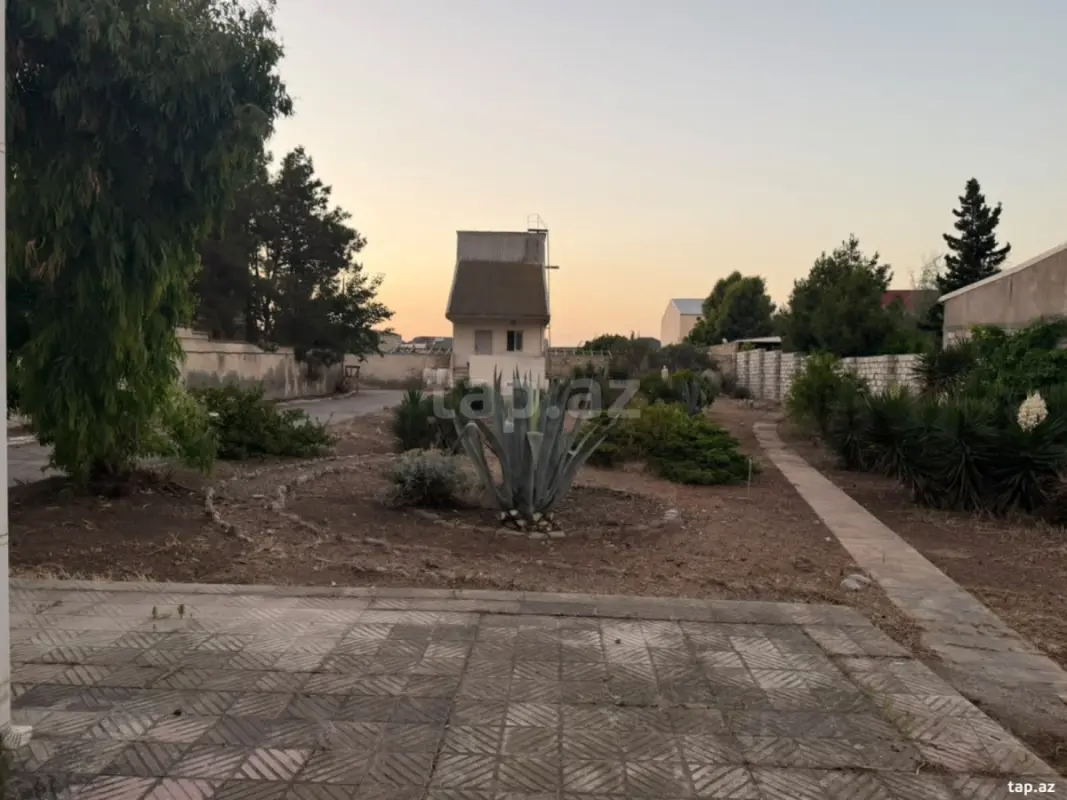 Satılır 7 otaqlı həyət evi 212 m²