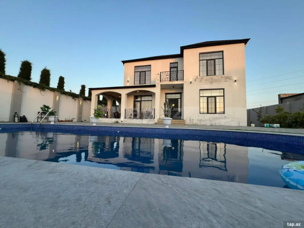 Kirayə verilir 4 otaqlı yeni tikili 220 m²