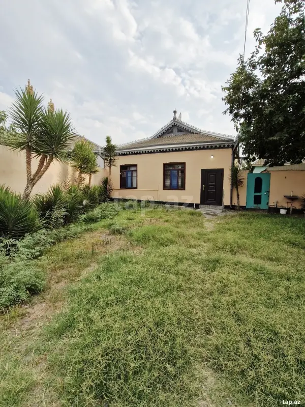 Satılır 5 otaqlı həyət evi 140 m²