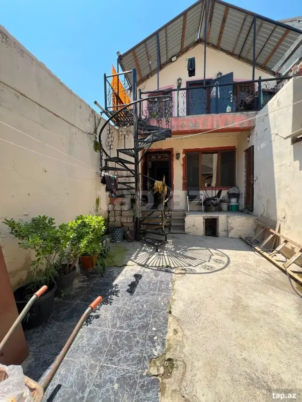 Satılır 3 otaqlı həyət evi 2 m²