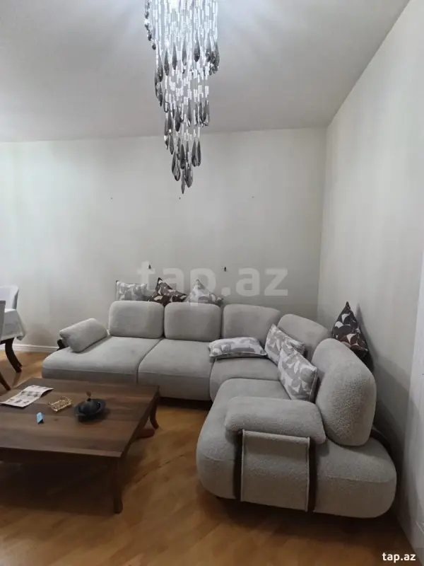 Kirayə verilir 3 otaqlı yeni tikili 90 m²