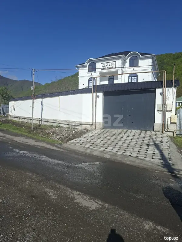 Kirayə verilir 4 otaqlı həyət evi 200 m²
