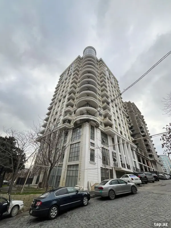 Satılır 4 otaqlı yeni tikili 187 m²