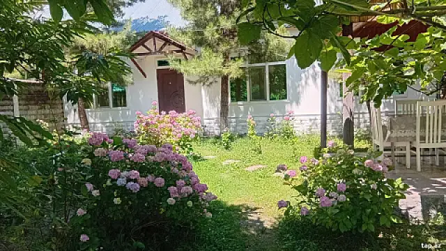 Kirayə verilir 4 otaqlı həyət evi 105 m² — Qəbələ 4 otaq 105.00 m²