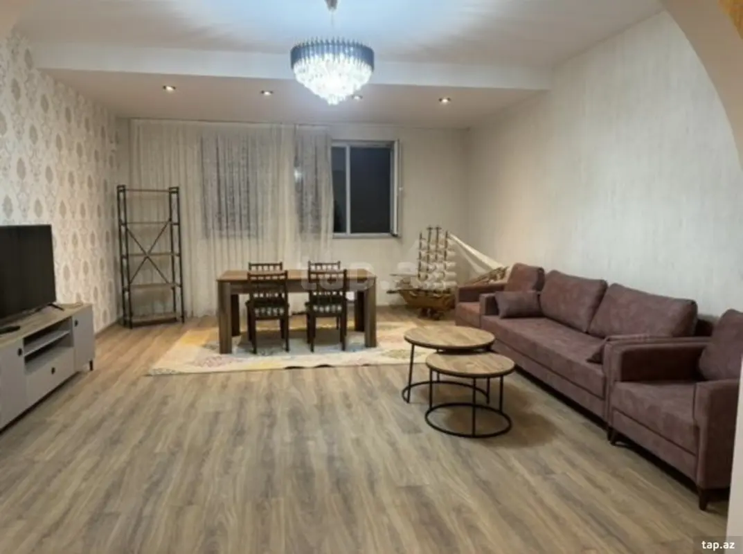Kirayə verilir 4 otaqlı yeni tikili 200 m²