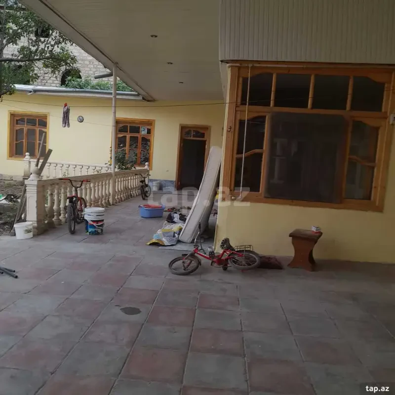 Satılır 5 otaqlı həyət evi 140 m²