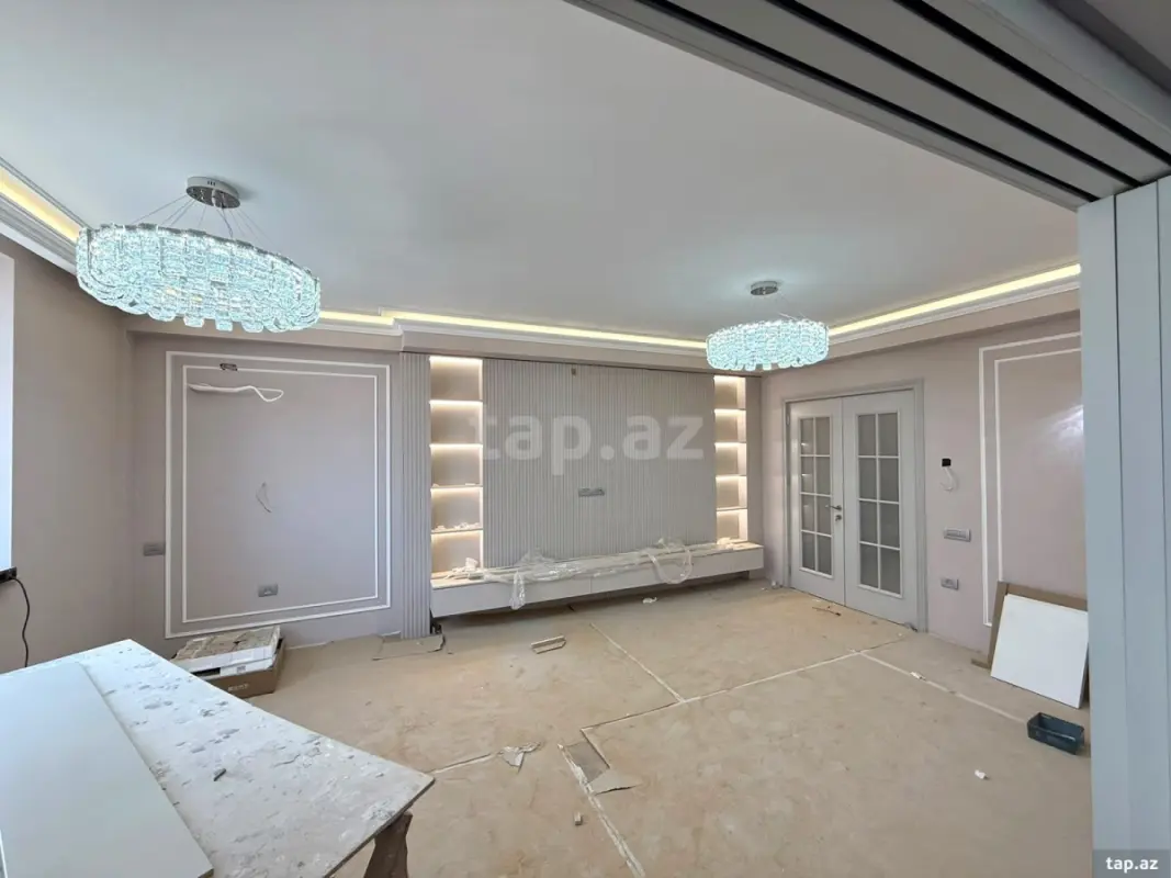 Satılır 3 otaqlı yeni tikili 115 m²