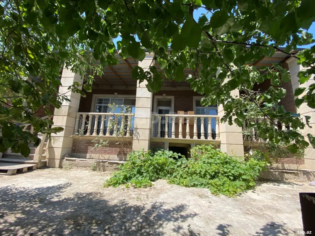 Satılır 4 otaqlı həyət evi 160 m²