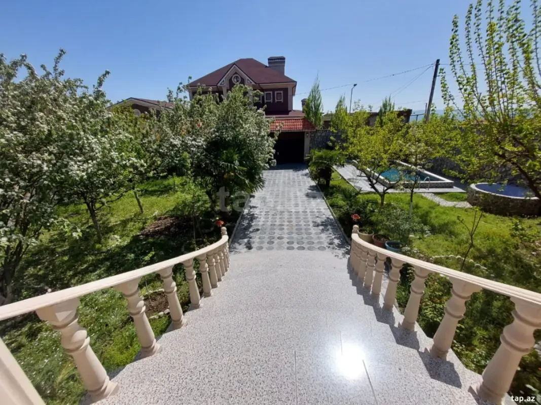 Kirayə verilir 4 otaqlı həyət evi 250 m²