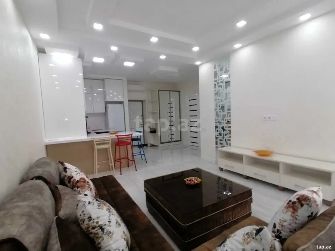 Kirayə verilir 2 otaqlı yeni tikili 65 m²